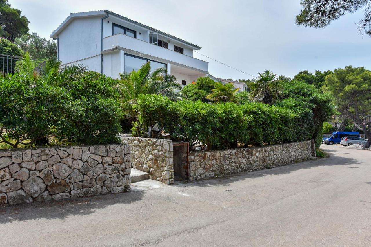 Lazaneo Seafront Apartments, Jelsa  Extérieur photo