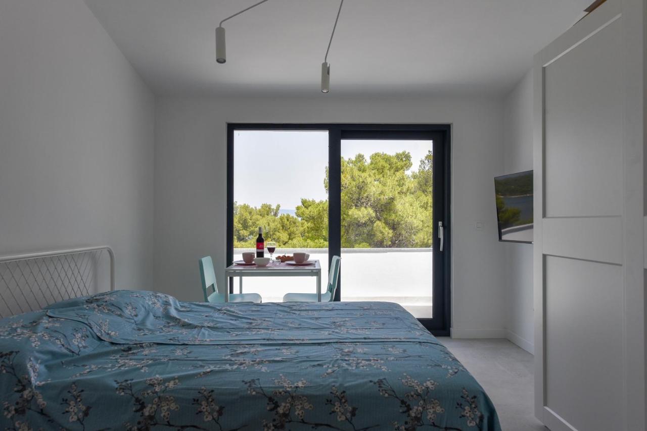 Lazaneo Seafront Apartments, Jelsa  Extérieur photo