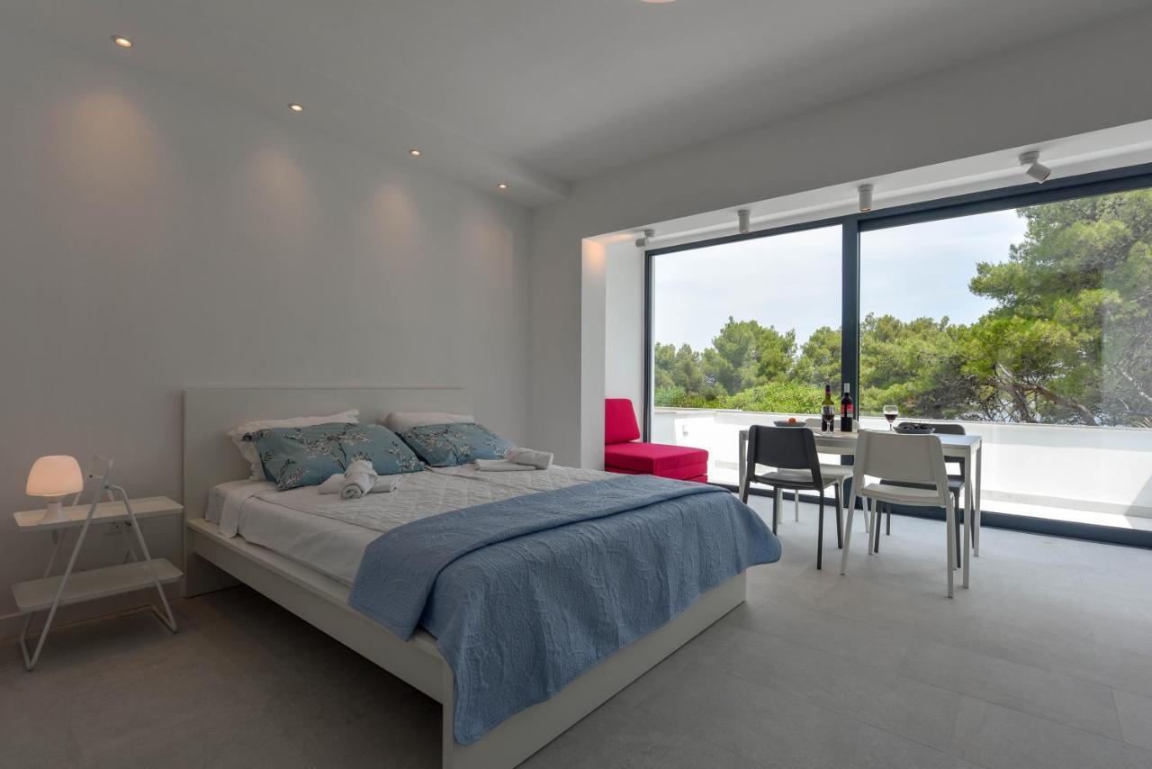 Lazaneo Seafront Apartments, Jelsa  Extérieur photo