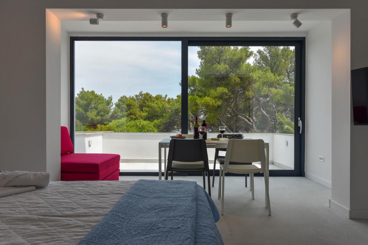 Lazaneo Seafront Apartments, Jelsa  Extérieur photo