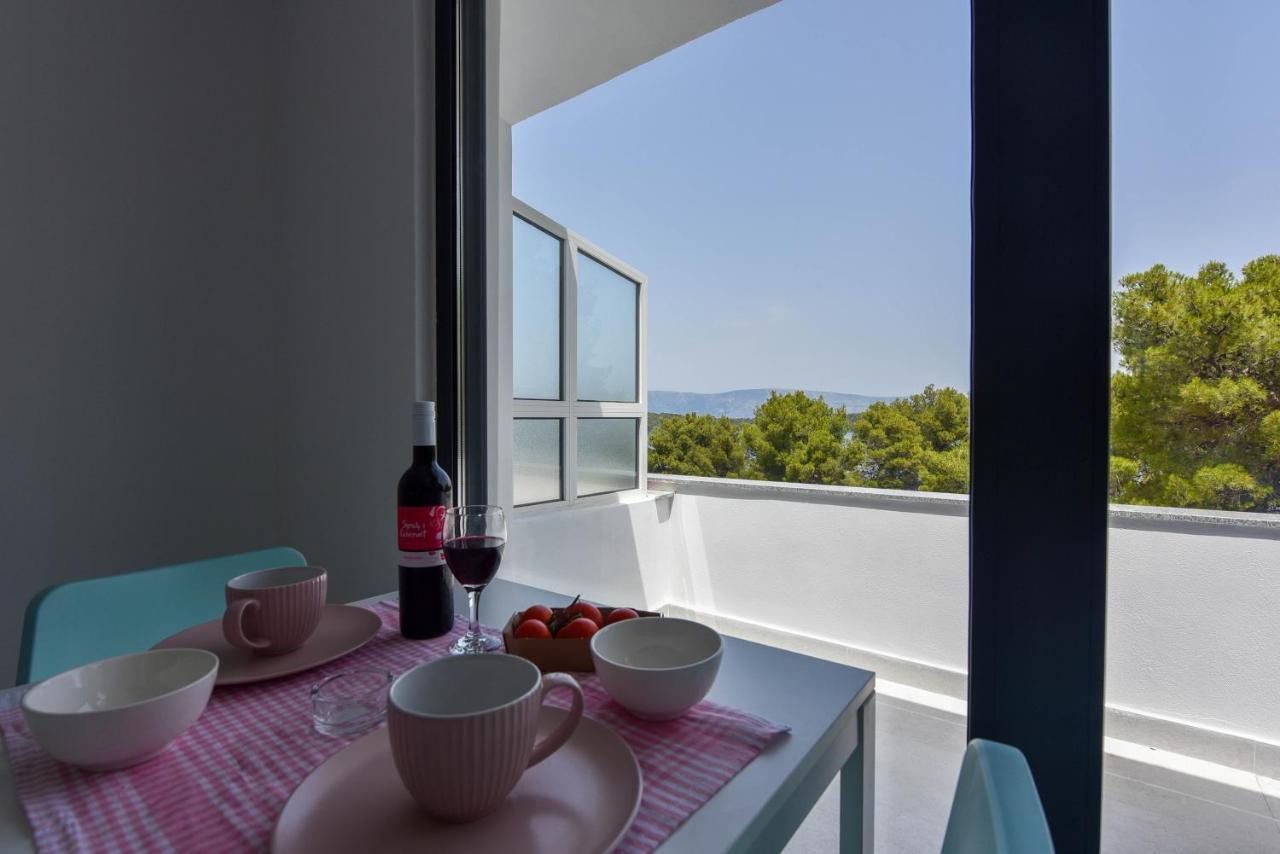 Lazaneo Seafront Apartments, Jelsa  Extérieur photo
