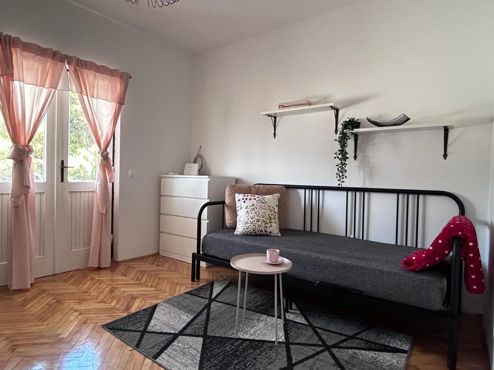 Lazaneo Seafront Apartments, Jelsa  Extérieur photo