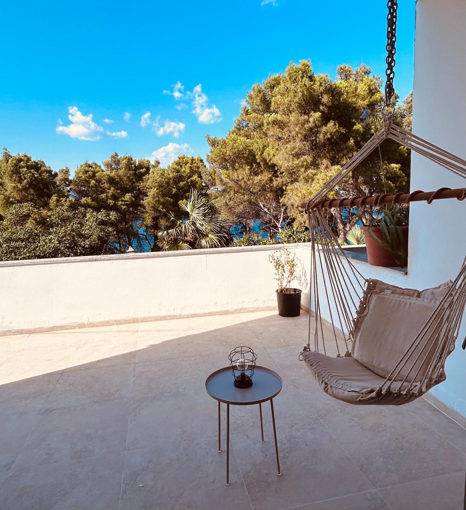 Lazaneo Seafront Apartments, Jelsa  Extérieur photo
